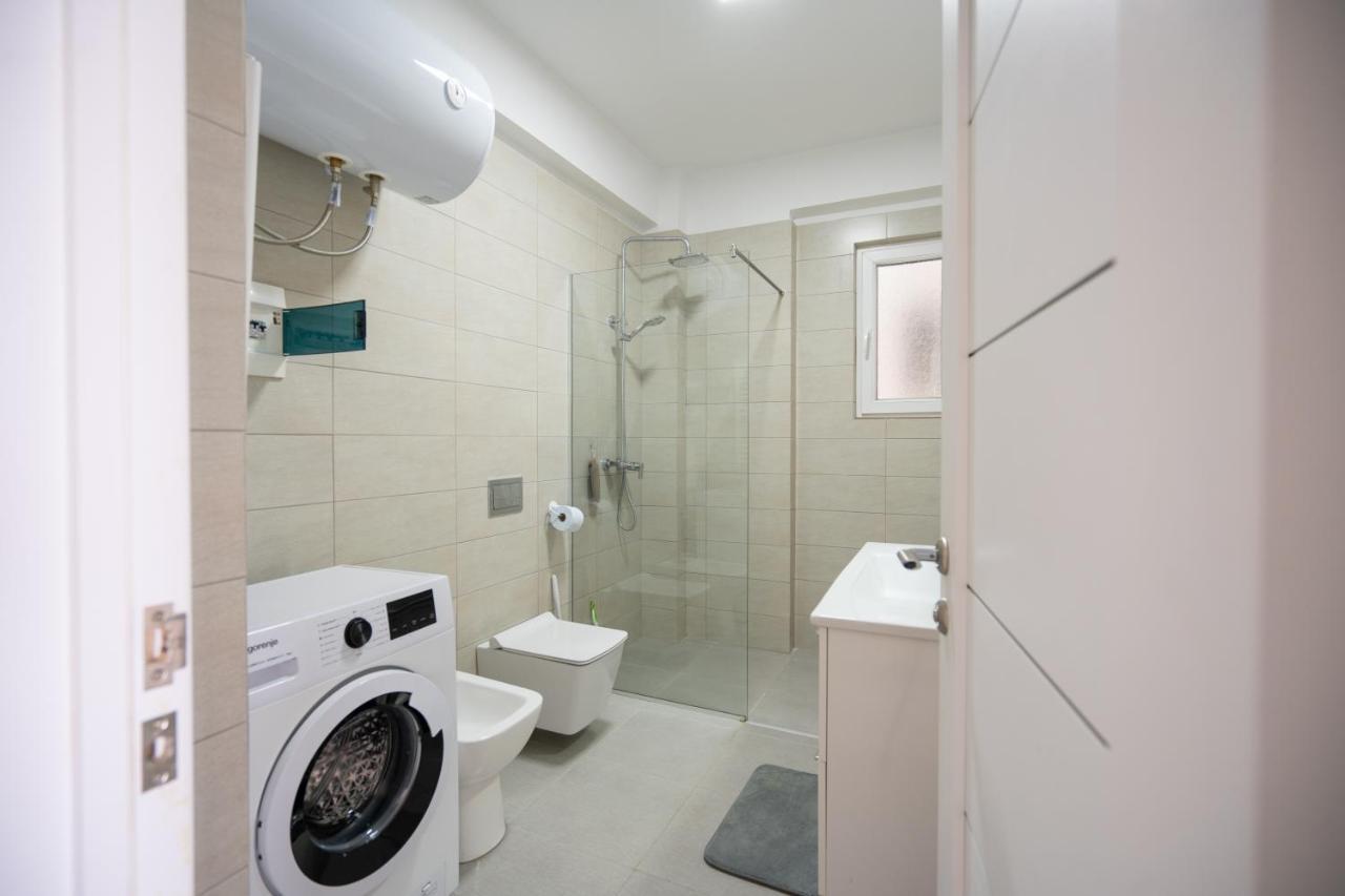 Apartment In The Village With A Sea View Wlora Zewnętrze zdjęcie